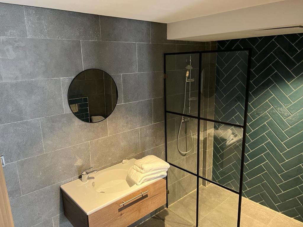 Spacious New 1-Bedroom Unit In Downtown W Terrace And Free Parking Casablanca Buitenkant foto