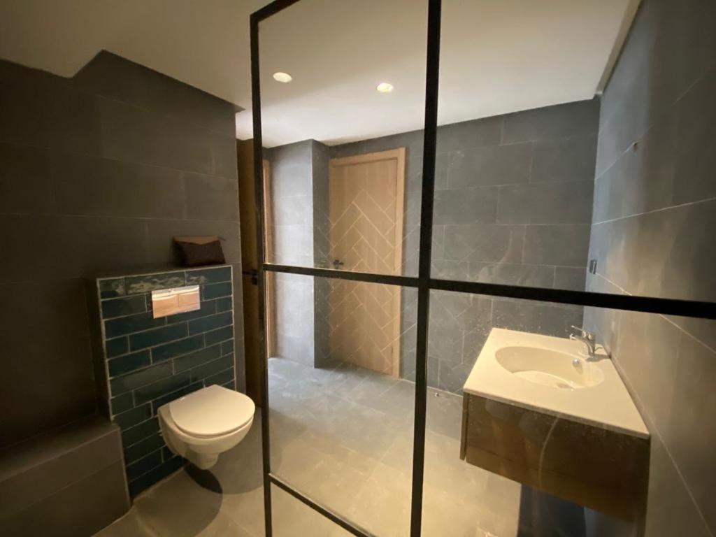 Spacious New 1-Bedroom Unit In Downtown W Terrace And Free Parking Casablanca Buitenkant foto